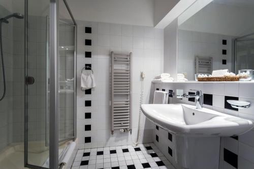 Orea Place Charles Bridge Aparthotel Prag