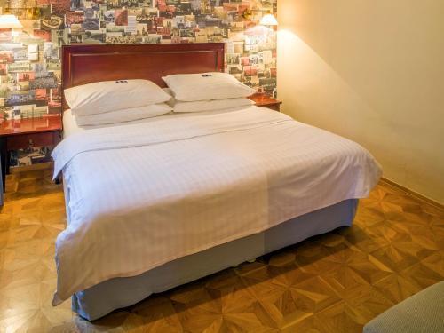 Orea Place Charles Bridge 4*
