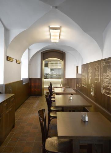 Aparthotel Orea Place Charles Bridge 4*
