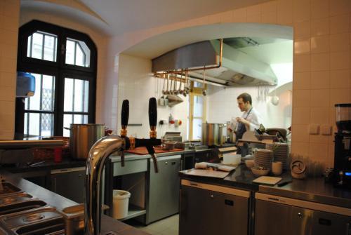 Orea Place Charles Bridge 4*